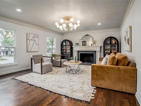 5th image of 8108 Ward Parkway Pl