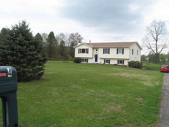 2nd image of 4 Meadows Ct