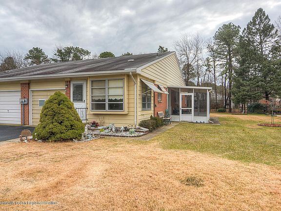 3rd image of 12B Monmouth Ln