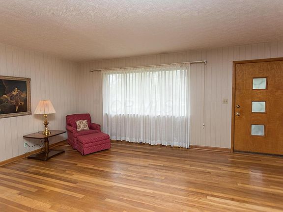 5th image of 538 E Stanton Ave