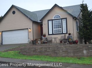 420 SW 1st St, Dundee, OR 97115