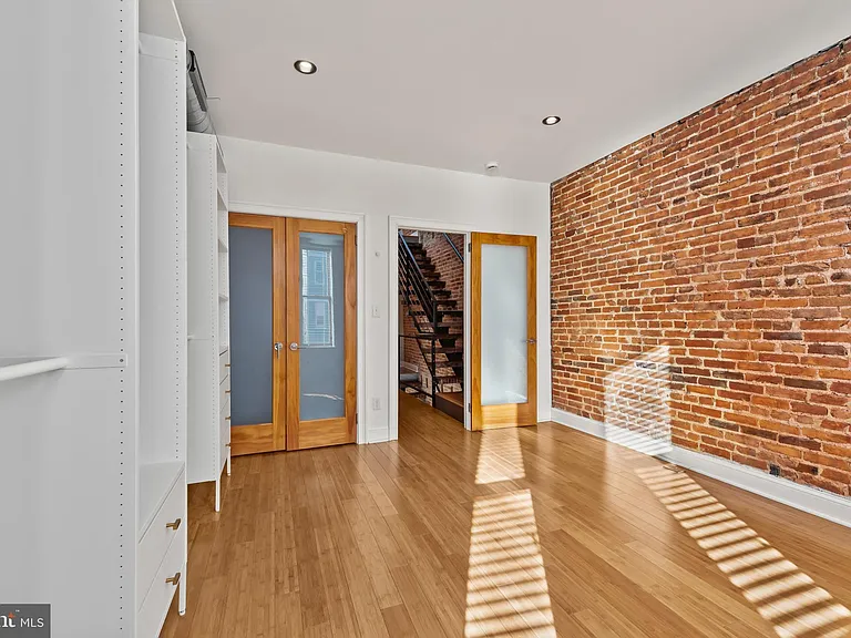 412 E Lanvale St — Photo 18
