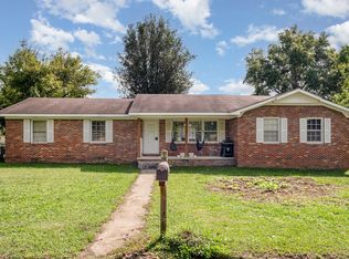 125 Morton Dr, Fayetteville, TN 37334