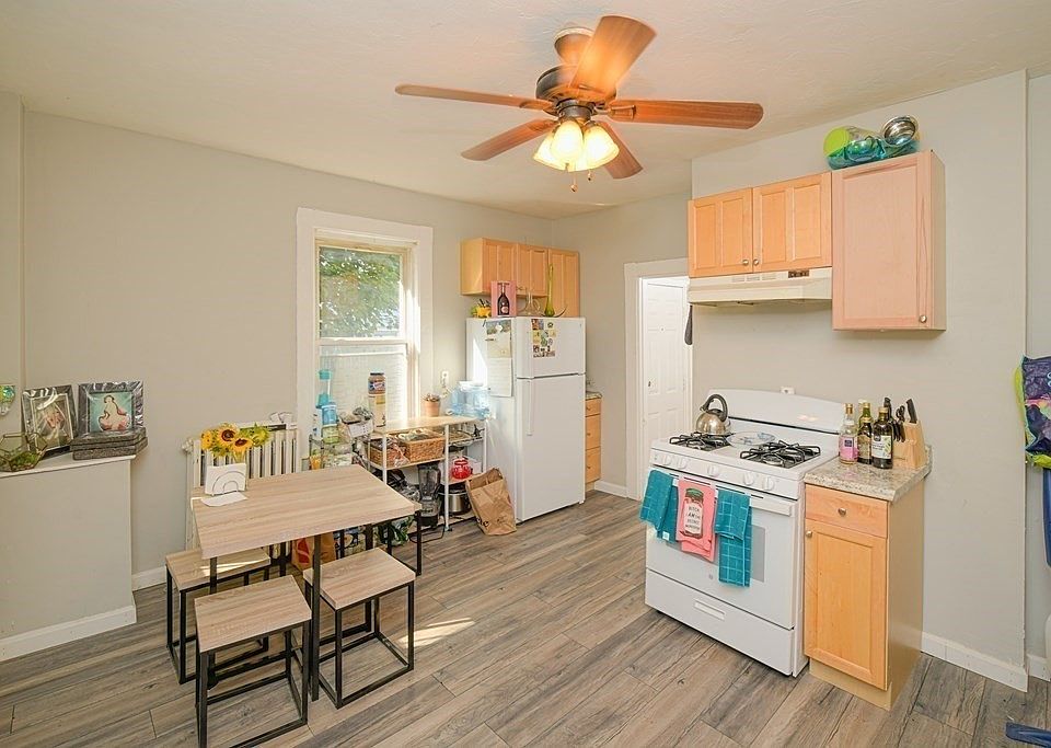 50 Angell St Dorchester Center, MA, 02124 Apartments for Rent Zillow