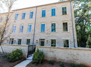 207 Old Orchard Ln, Roswell, GA 30075