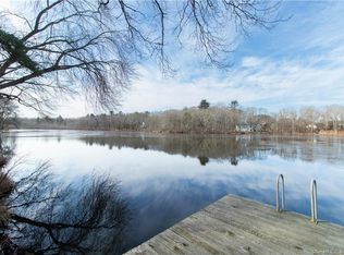 35 Boughton Rd, Old Lyme, CT 06371