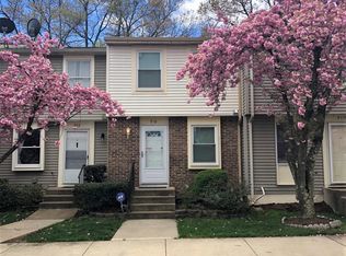 210 Charing Ct, Sterling, VA 20164