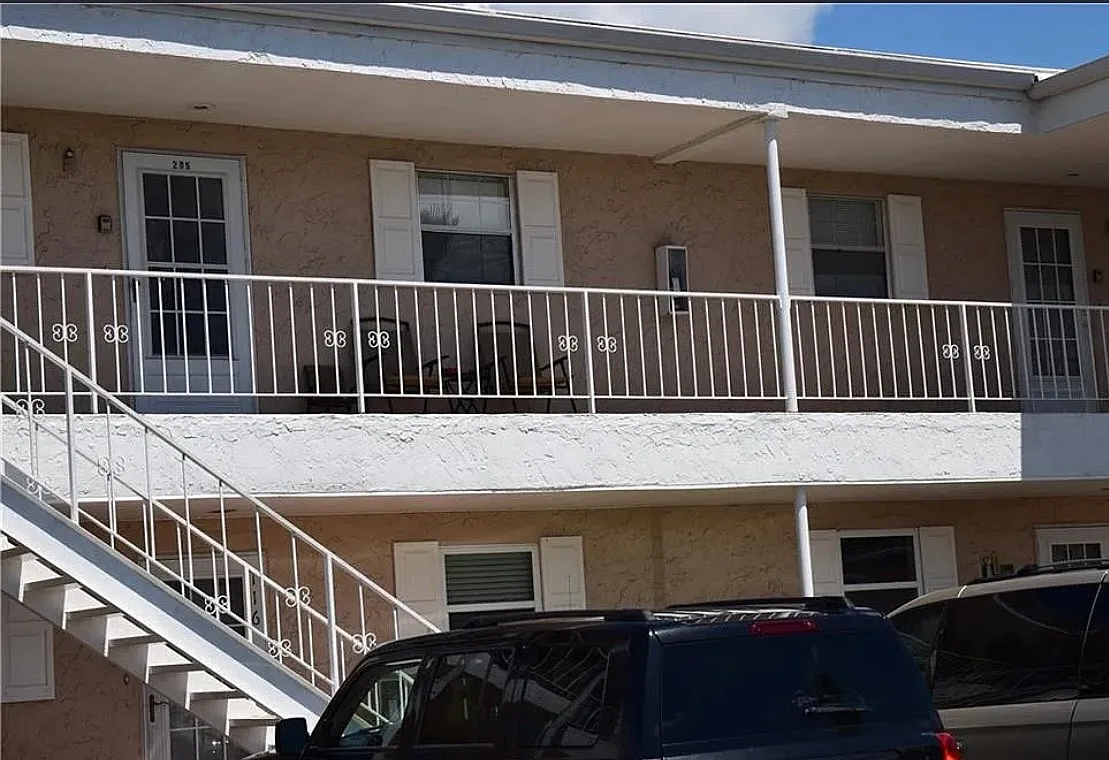 2 bed, 800 sqft, $1,400 — Photo 1