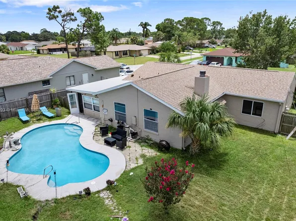 1811 Barker St NE, Palm Bay, FL 32907