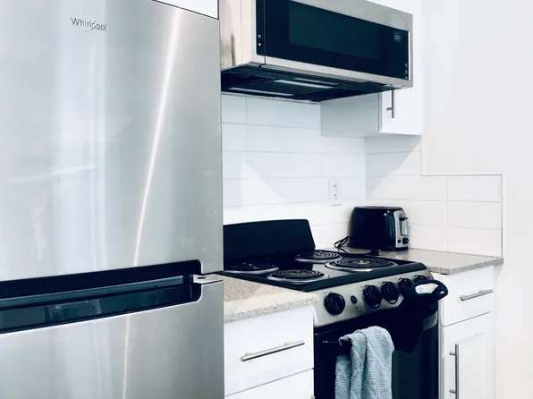 1534 Henshaw Ln, Vancouver, BC