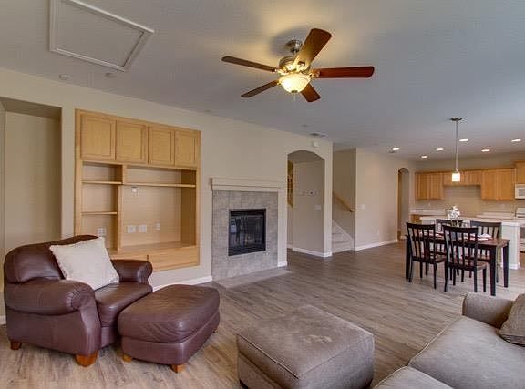 5th image of 630 Farrington Ln