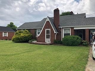 2nd image of 410 Pell Ave