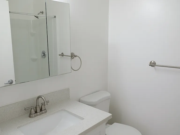 2/2 Master bath