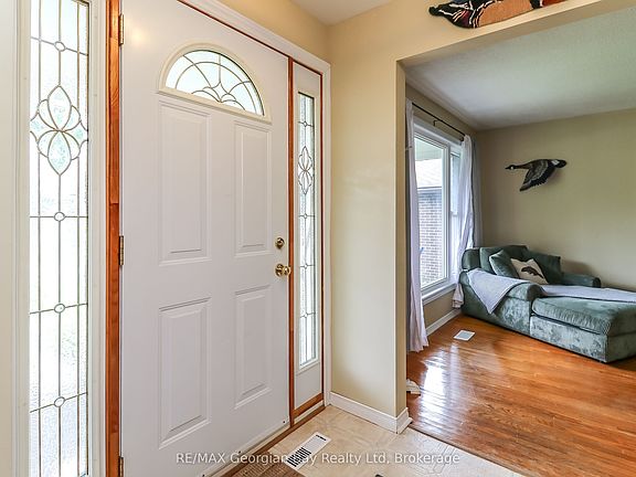 5th image of 718 Birchwood Dr