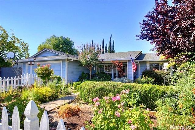 1st image of 607 Oakborough Ave