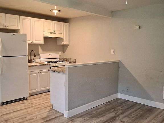 Ample storage in kitchen