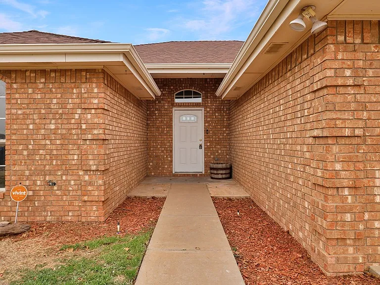 8633 Yale Ave — Photo 4