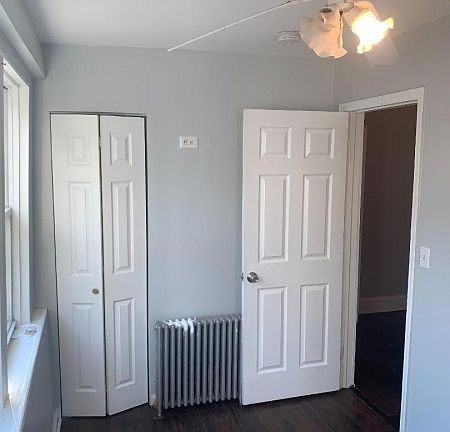 4th image of 106 Summit St #1