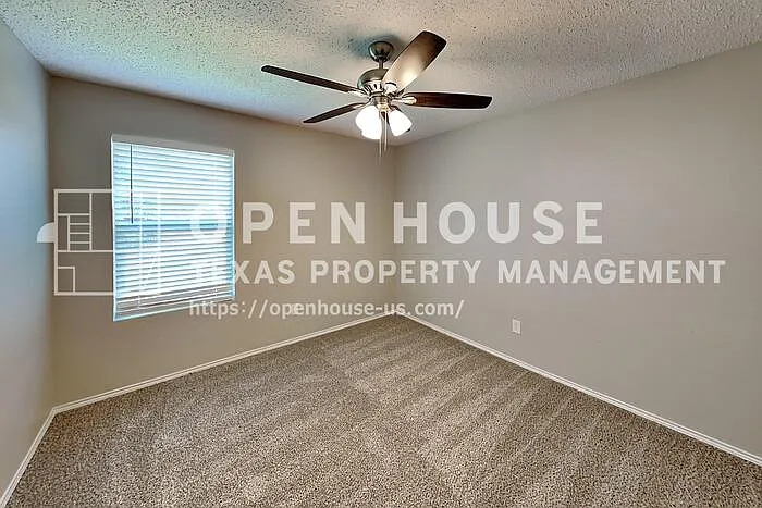 4900 Parkview Hills Ln — Photo 14