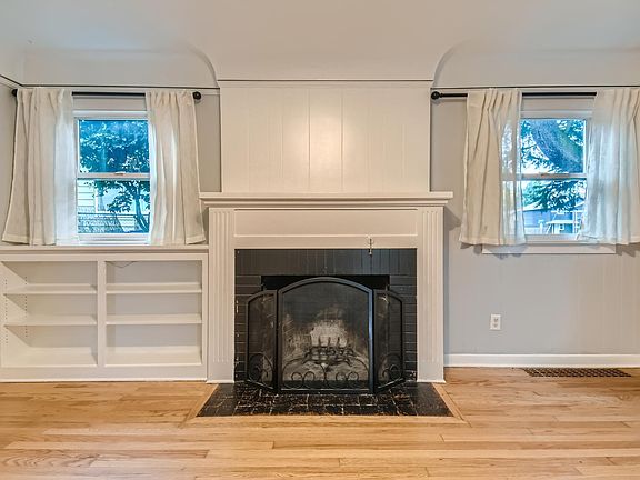 2nd image of 310 E Fourth Plain Blvd