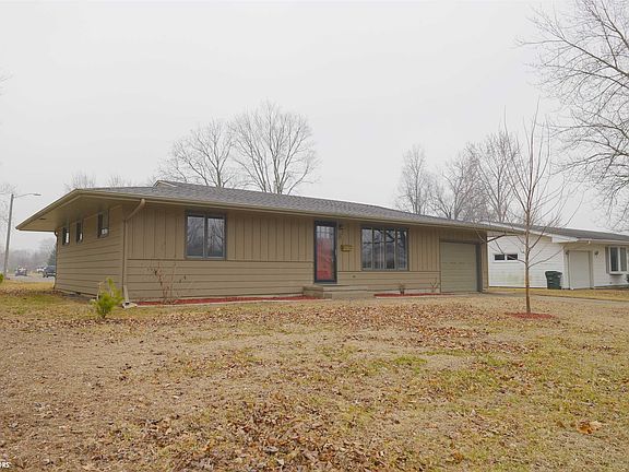 2nd image of 28 Oak Dr