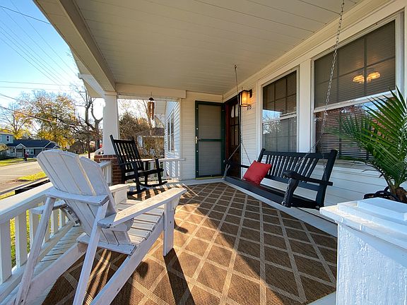 2nd image of 615 Mountain View Ave