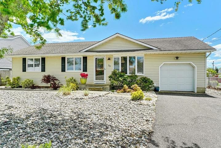 1st image of 29 Kingston Ave