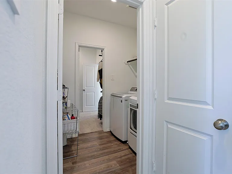202 Augustine Way — Photo 5