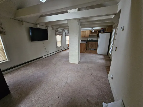 68 Court St APT 4, Augusta, ME 04330