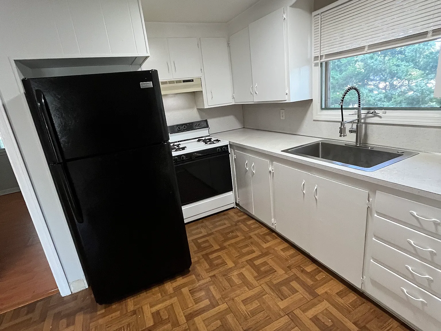 1 bed, 700 sqft, $1,425 — Photo 3