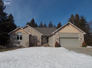 9516 Pine Needle Trl, Flushing, MI 48433
