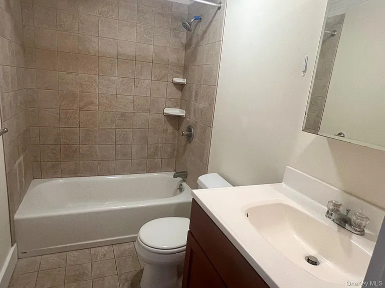 22 Washington Ave #2 — Photo 15