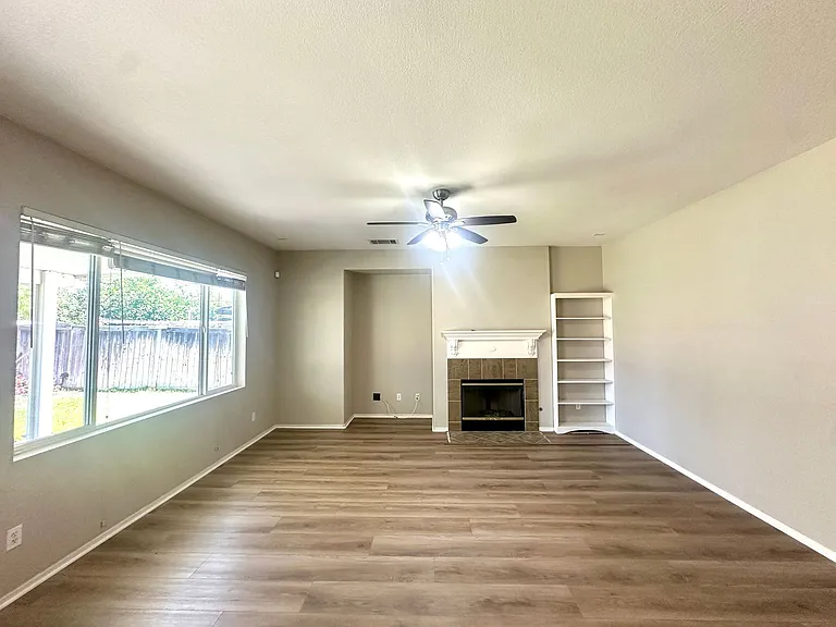 36026 Kiel Ct — Photo 10