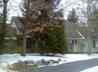 4511 Golf View Dr, Brighton, MI