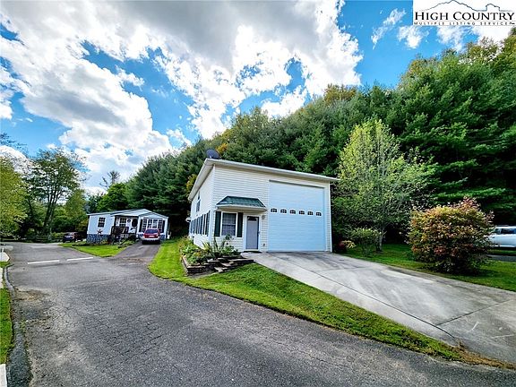 4th image of 192 Finch Way