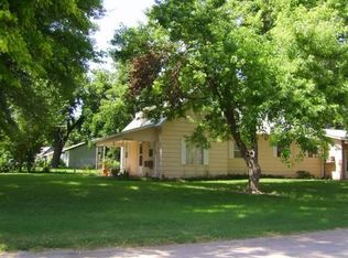 301 Oak Ave, Erick, OK 73645