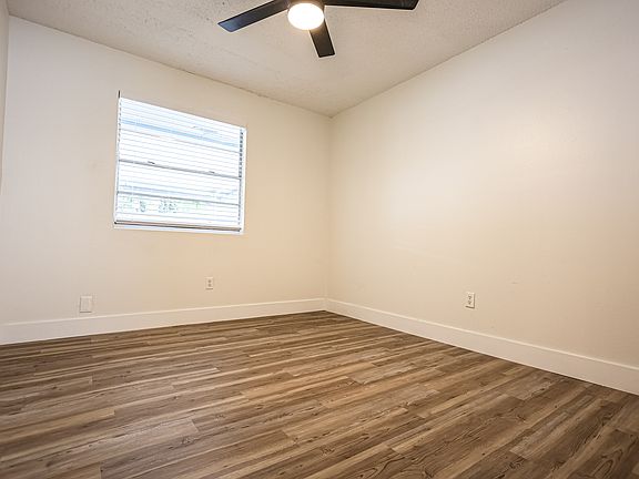 4th image of 10220 Parsons St