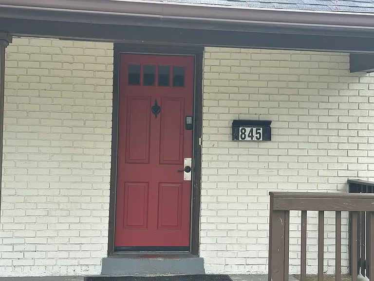 845 Georgetown St — Photo 2