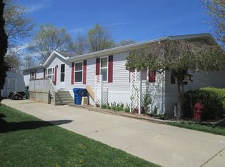 7 Dunhill Dr, Whitmore Lake, MI 48189