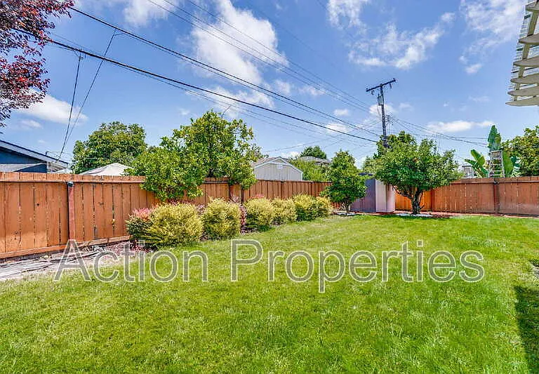 1343 Torrance Ave — Photo 24