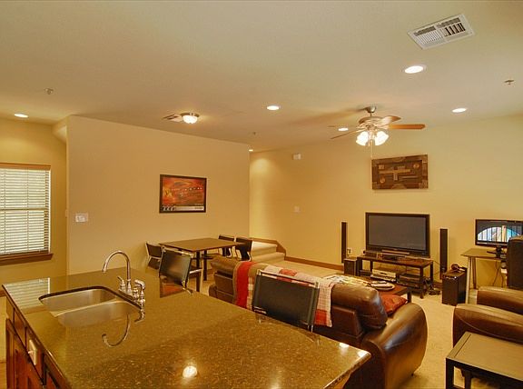 4th image of 2410 S 2nd St APT 1164