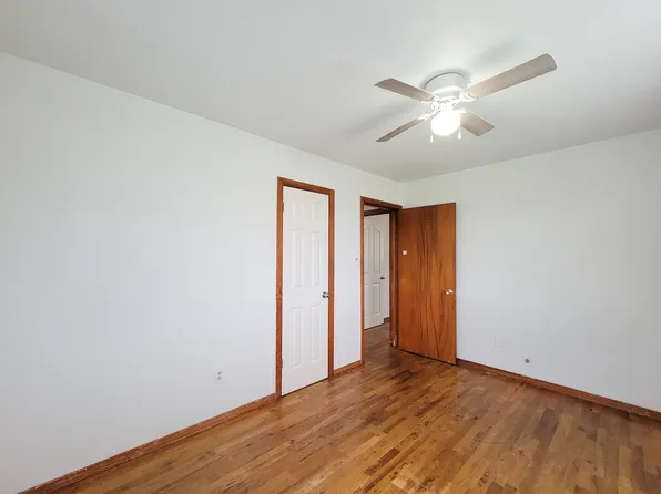 409 N Parrish St, Angleton, TX 77515