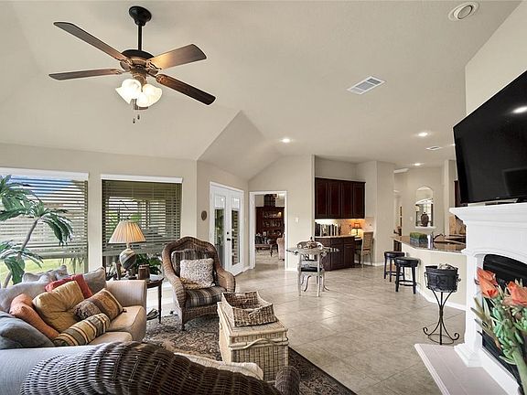 4th image of 3029 Black Hills Blvd