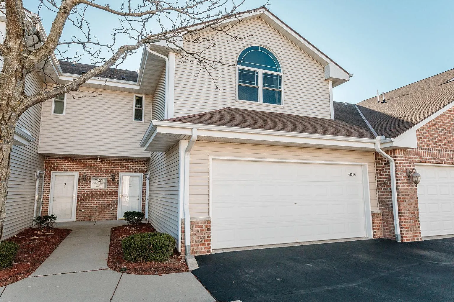 3 bed, 1755 sqft, $2,595 — Photo 2