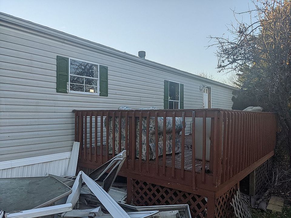 2nd image of 1525 Benjamin Dr