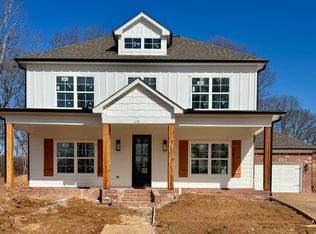 1192 Creekside Ln, Hernando, MS 38632