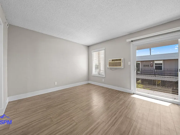 Willow Glen Apartments — Photo 12
