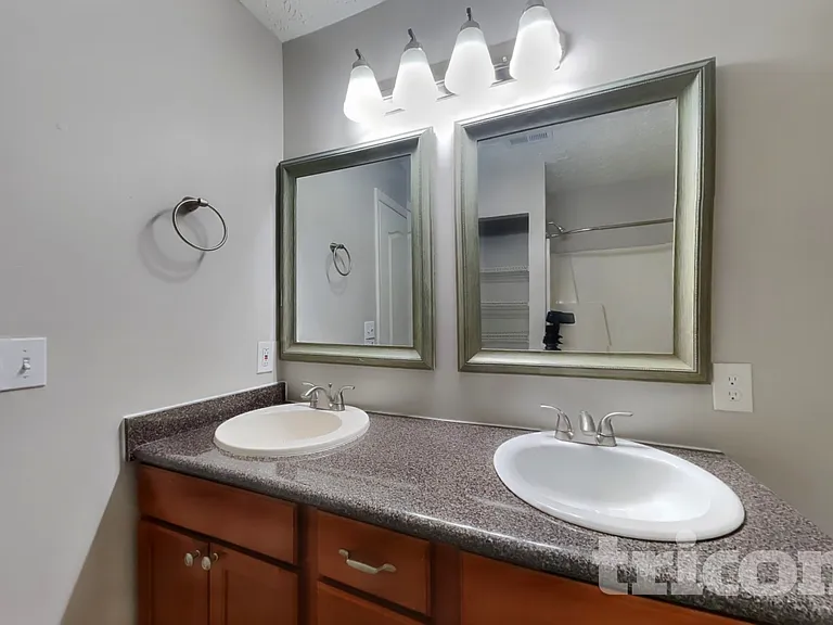 1829 Elkpark Dr — Photo 9