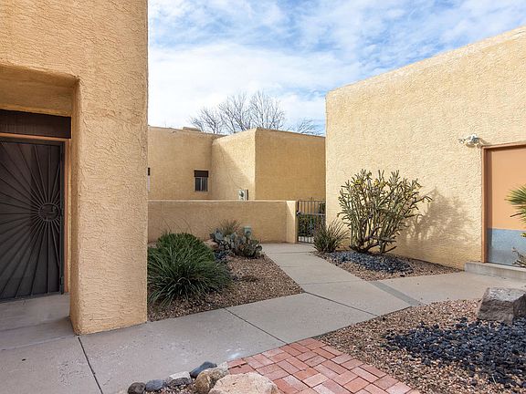 5th image of 10291 Las Casitas Ct NE