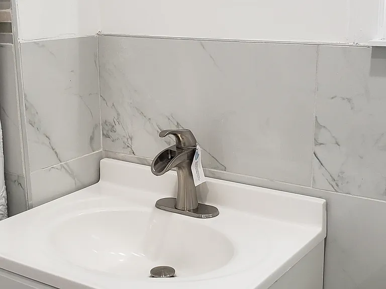 305 Woodside Ave #2 — Photo 29